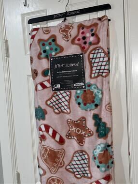 Betsey Johnson pink gingerbread Blanket 50inchx70inch